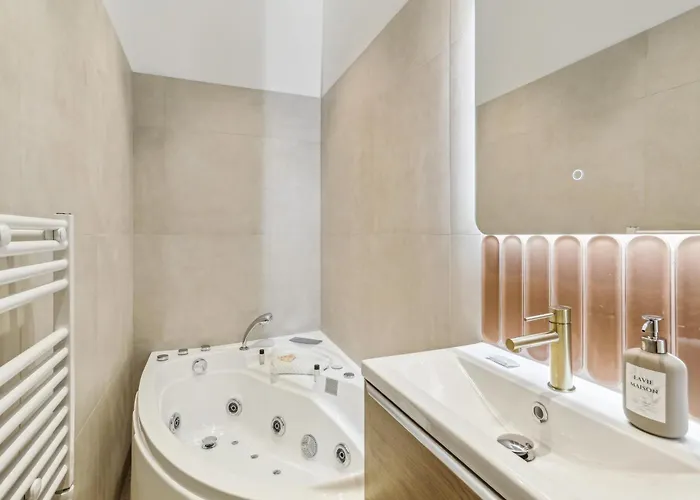 Lägenhet Lavie Maison Ac And Hot Tub Close Arc De Triomphe